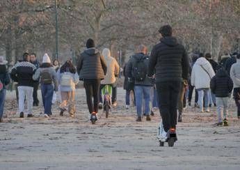 Monopattini elettrici, conto alla rovescia per l'obbligo di targa: la scadenza e le multe, cosa fare