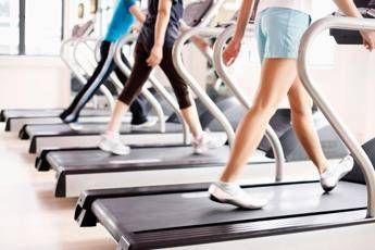 Sport dopo le vacanze, il cardiologo: "Ripartire gradualmente, attenzione a caldo e sintomi"