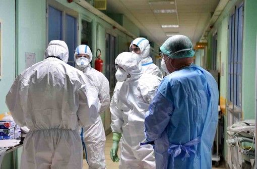 “Sos contagi covid operatori sanitari: in Italia 130 infezioni ogni 24 ore”