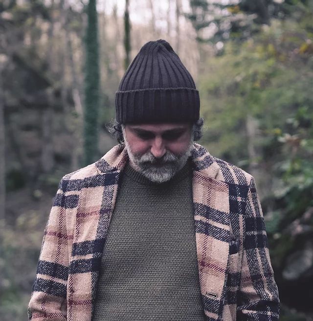 Questa sera a Gesh si esibirà il cantautore Emanuele Bozzini