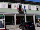 Foto: il municipio di Vogogna e nel riqadro il sindaco Fausto Dotta
