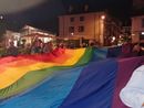 Domodossola, in centinaia alla fiaccolata per la pace: “Fermiamo la corsa al riarmo” FOTO e VIDEO
