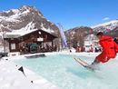 Snow pool party, a Valdo si torna a sfidare la piscina gelida