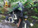 Auto fuori strada a Varzo, conducente estratto dai vigili del fuoco