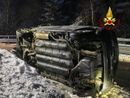 Auto si ribalta in Valle Formazza per il fondo stradale reso scivoloso dalla neve