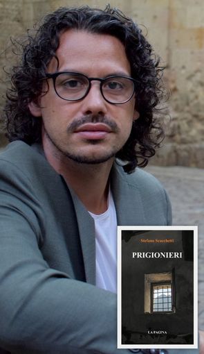 Stefano Scacchetti e la copertina del libro 'Prigionieri' Stefano Scacchetti e la copertina del libro 'Prigionieri'