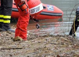 Mareggiata alla foce del Tevere, evacuazione per 50 persone a Fiumicino