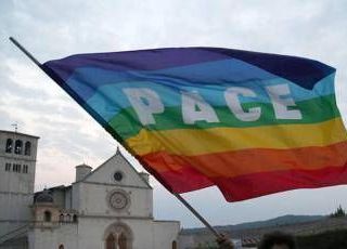 Perugia-Assisi, partita la marcia della Pace: "Insieme possiamo cambiare il mondo"