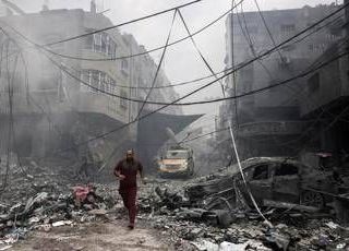 Gaza, 8 palestinesi uccisi in raid Israele sulla Striscia Gaza, 8 palestinesi uccisi in raid Israele sulla Striscia