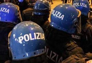 Corteo pro Palestina a Torino, scontri sulla strada dell'aeroporto tra manifestanti e forze ordine Corteo pro Palestina a Torino, scontri sulla strada dell'aeroporto tra manifestanti e forze ordine