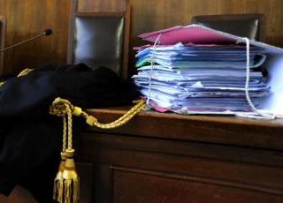 Uccise il padre per difendere la madre, Appello bis conferma assoluzione per Alex