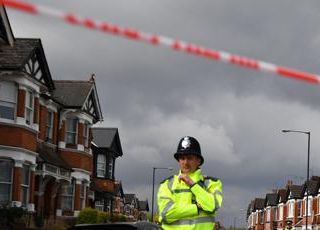 Gb, 17enne accoltellato a morte in stazione bus Bedford