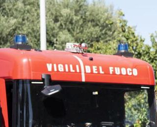 Albero cade su scuolabus nel Fiorentino