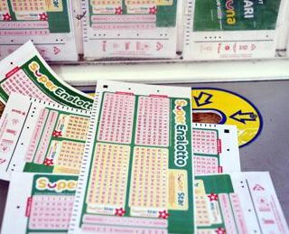 Superenalotto, numeri combinazione vincente oggi 9 gennaio