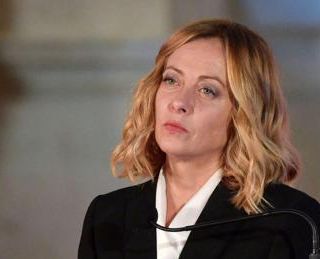 Meloni, visita lampo da Trump in Florida: premier in volo verso Roma