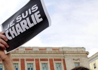Charlie Hebdo a 10 anni dalla strage: &quot;Non ci hanno ucciso&quot;