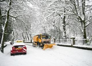 Neve e freddo record in Gb e Usa, voli cancellati in Germania: in atto la tempesta invernale