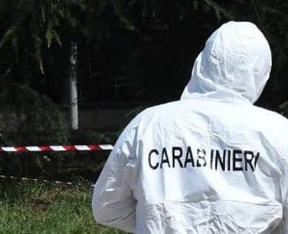 Frosinone, trovato cadavere in un'auto bruciata: potrebbe essere 59enne scomparso il 6 gennaio