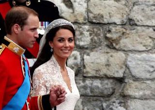 Kate torna agli impegni reali, i suoi abiti più iconici prima della malattia