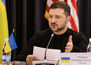Ucraina, Zelensky: &quot;Truppe occidentali per costringere Russia a pace&quot;