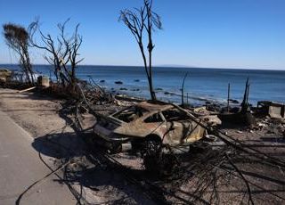Incendi California, Trump all'attacco: lotta contro natura si trasforma in battaglia politica