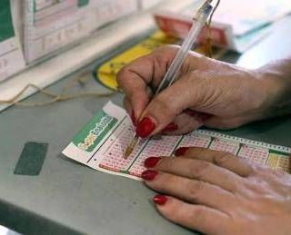 SuperEnalotto, numeri combinazione vincente oggi 7 novembre