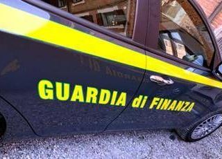 In un bunker a Cassino la più grande fabbrica clandestina di sigarette: sequestrate 300 tonnellate In un bunker a Cassino la più grande fabbrica clandestina di sigarette: sequestrate 300 tonnellate