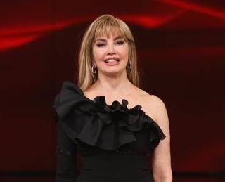 Ballando con le stelle compie 20 anni: tutto quello che sappiamo sulla nuova edizione Ballando con le stelle compie 20 anni: tutto quello che sappiamo sulla nuova edizione