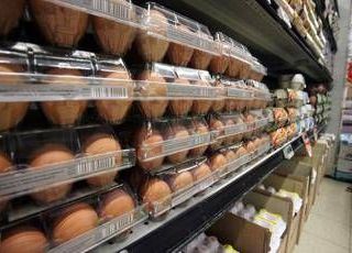 Uova in frigorifero, la 'scoperta' del Regno Unito... Uova in frigorifero, la 'scoperta' del Regno Unito...