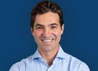 Elezioni Marche, Socialcom: Acquaroli vincente se votassero i social Elezioni Marche, Socialcom: Acquaroli vincente se votassero i social