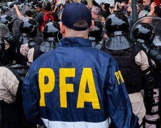 Il nuovo re dei narcos ha 20 anni, caccia a Pequeño J Il nuovo re dei narcos ha 20 anni, caccia a Pequeño J