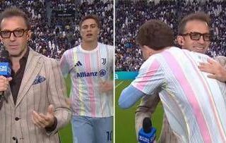 Juve-Atalanta, Del Piero-Yildiz e l'abbraccio prima del match Juve-Atalanta, Del Piero-Yildiz e l'abbraccio prima del match