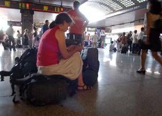 Guasto sulla linea dell'Alta Velocità fra Roma e Napoli, ritardi fino a 120 minuti Guasto sulla linea dell'Alta Velocità fra Roma e Napoli, ritardi fino a 120 minuti