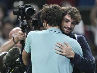 Vacherot trionfa a sorpresa e conquista Atp Shanghai, battuto il cugino Rinderknech