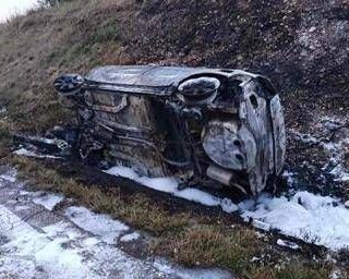 Verona, perde controllo per la velocità: auto si cappotta e prende fuoco