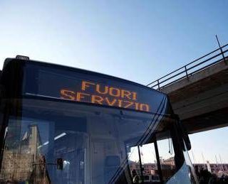 Sciopero 28 novembre, dai treni agli aerei fino alla scuola: l'Italia si ferma