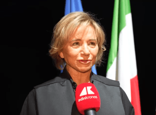 Moda, Ferretti: "Linguaggio universale e specchio della società, ai giovani dico di non arrendersi"