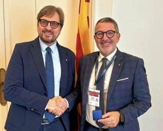 Lombardia, alleanza con la Catalogna per sostenere l'industria chimica