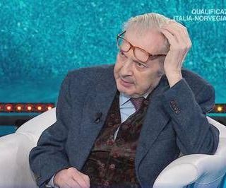 Sgarbi a Domenica In: "Mi sposo con chi mi ha dato forza nelle difficoltà"