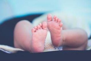 Tre fratelli diventano papà nello stesso giorno, il record