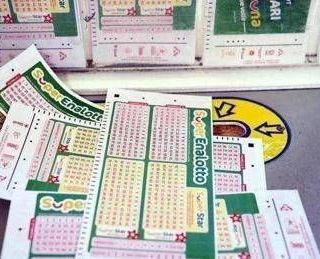 Superenalotto, numeri combinazione vincente oggi 5 gennaio