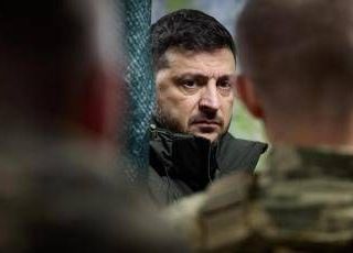 Ucraina, le elezioni e il sondaggio: Zelensky rischia la sconfitta