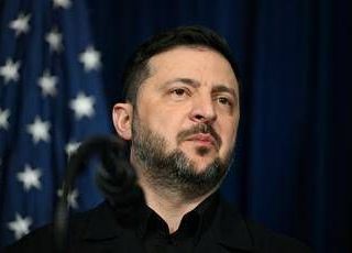 Ucraina, colloqui di Ginevra già in salita: Mosca richiama il 'falco' Medinsky. Trump: "Zelensky si dia una mossa"