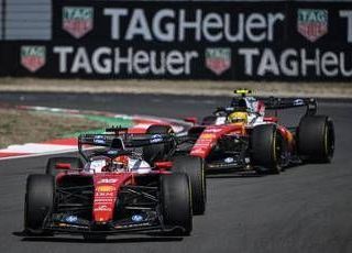 Formula 1, in Cina Russell vince Sprint ma podio è rosso Ferrari: Leclerc secondo, Hamilton terzo