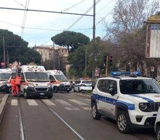 Roma, tamponamento tra due tram in via Prenestina: feriti alcuni passeggeri
