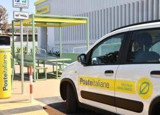 Poste Italiane, oltre 2.600 colonnine di ricarica già installate nei piccoli centri
