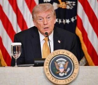 Iran, Trump: "Una parola e oleodotti su isola di Kharg saranno distrutti. Hormuz? Credo che Francia aiuterà"