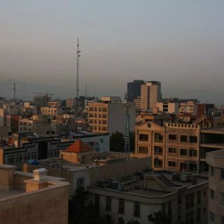 Israele attacca l’Iran, Teheran lancia 100 droni