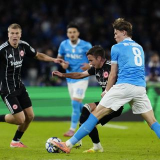 Il Napoli sbatte contro l’Eintracht, 0-0 al “Maradona”