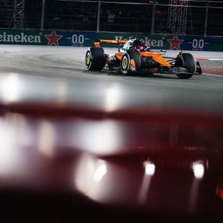 A Las Vegas fondo McLaren irregolare, squalificati Norris e Piastri